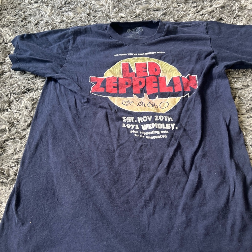 EUC Led Zeppelin Short Sleeve Graphic Print 1971 Wembley T-Shirt Medium